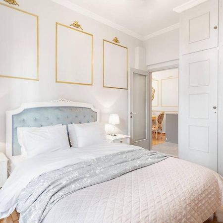 Apartamento Charming Mini-Palace In Colorful Exarhia Area Atenas Exterior foto