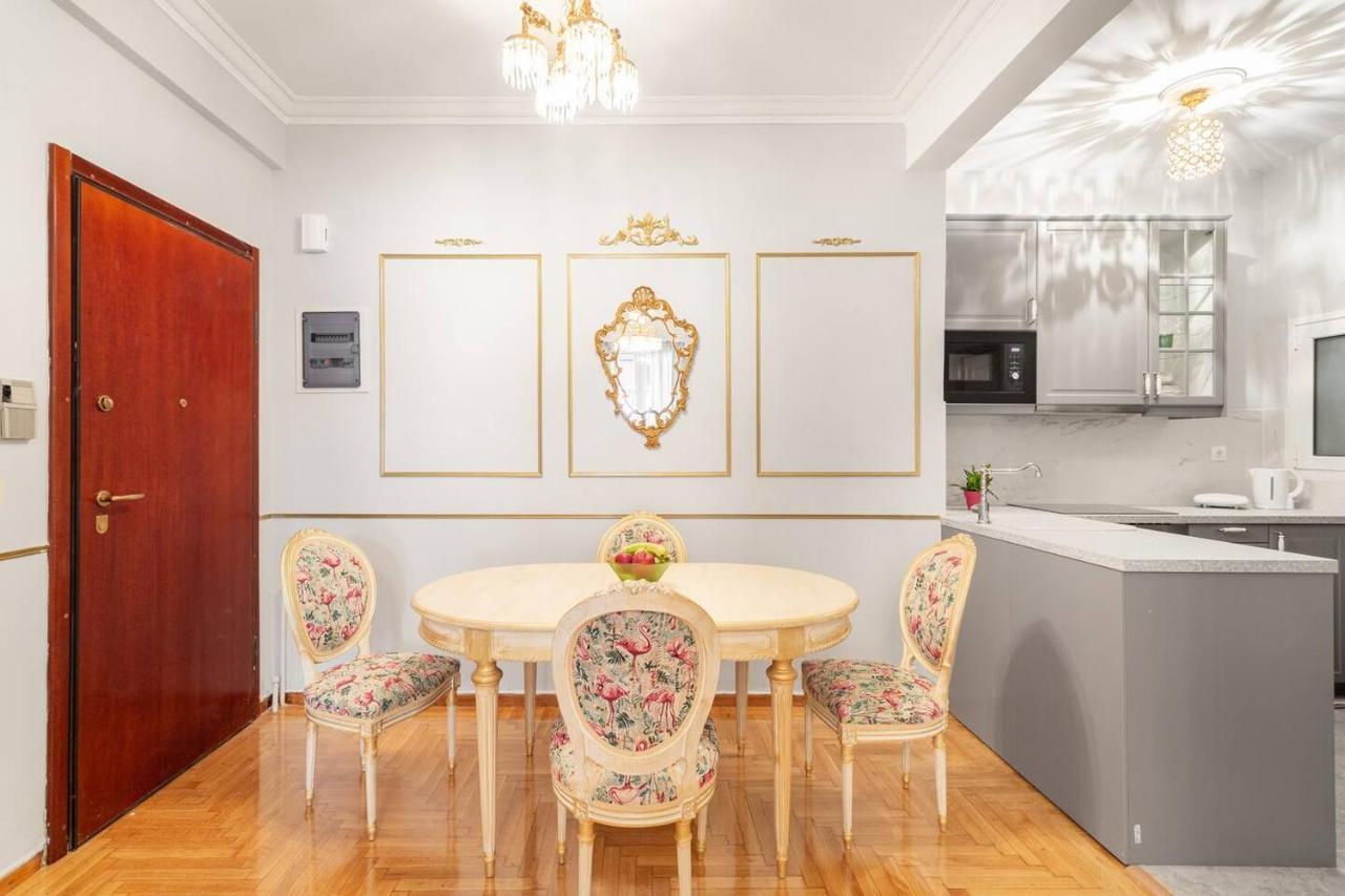 Apartamento Charming Mini-Palace In Colorful Exarhia Area Atenas Exterior foto