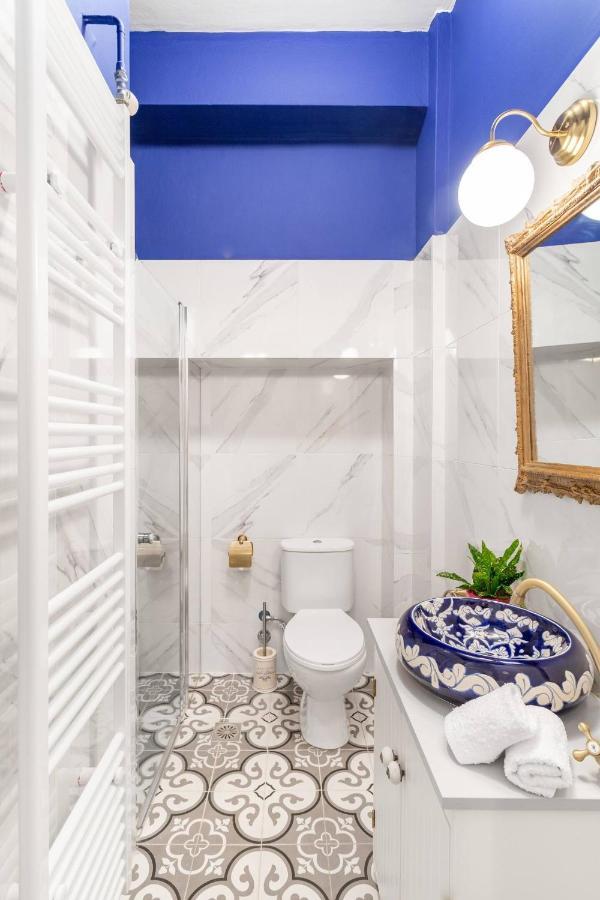 Apartamento Charming Mini-Palace In Colorful Exarhia Area Atenas Exterior foto